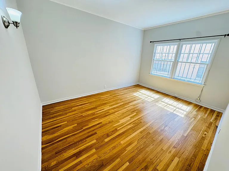 331 N Hayworth Ave — Photo 11