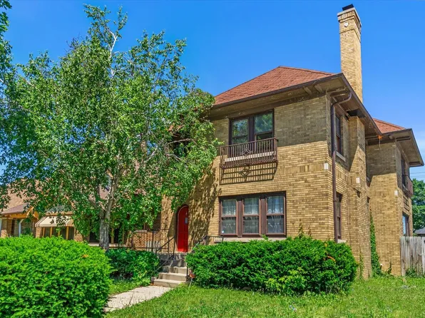2704 N 46th STREET, Milwaukee, WI 53210