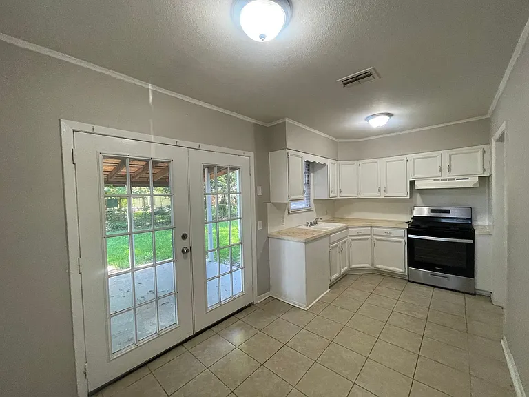 1020 Wanda Dr — Photo 4