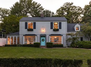 3 Fleetwood Dr, Saint Louis, MO 63124