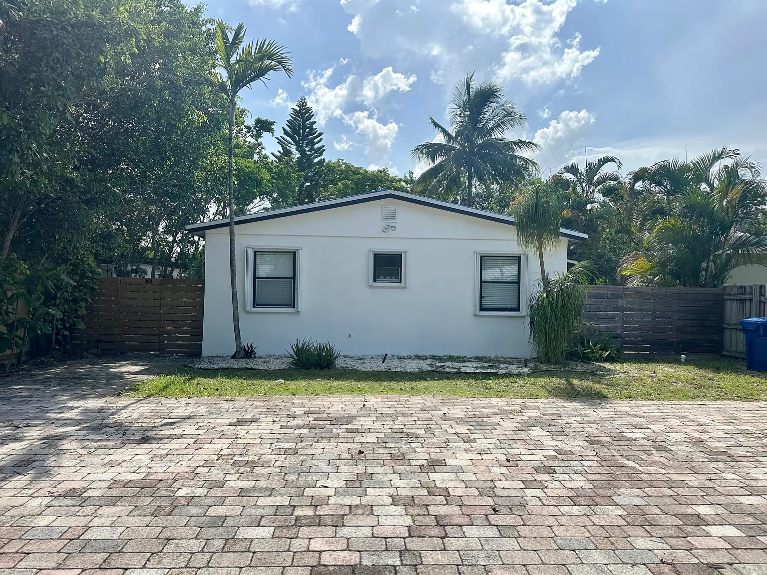 2 bed, 1.0 bath, 770 sqft, $2,490 — Photo 1