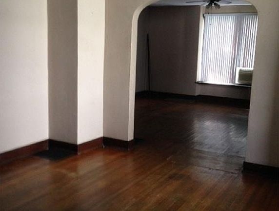 4th image of 423 S Lynn St