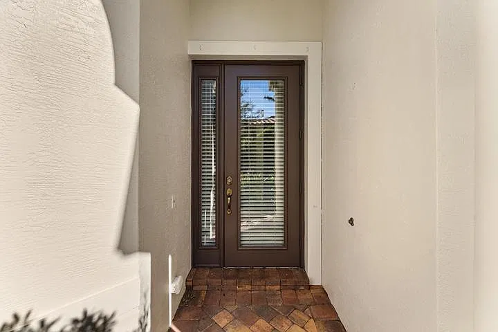 3 bed, 2206 sqft, $3,900 — Photo 3