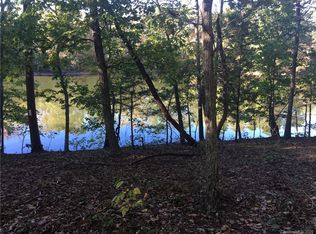 471 Harbor Dr E, Lexington, NC 27292