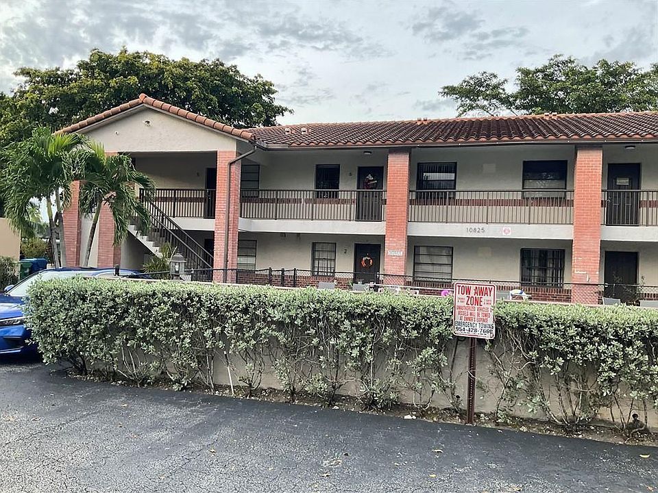 1st image of 10825 Royal Palm Blvd