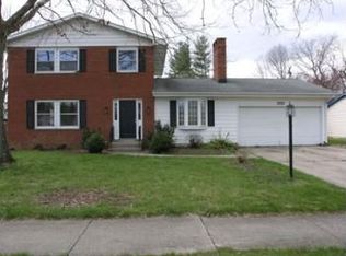 1925 Coronet Dr, Fort Wayne, IN 46815
