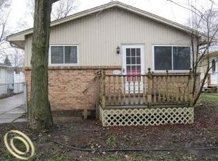 47473 Greenview Rd, Shelby Township, MI 48317