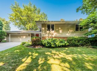 1207 Gifford St, Dekalb, IL 60115