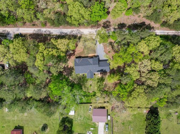 45 Hickory Ln, Valley Head, AL 35989
