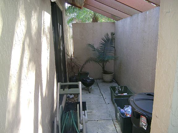 3rd image of 2368 Sun Valley Cir