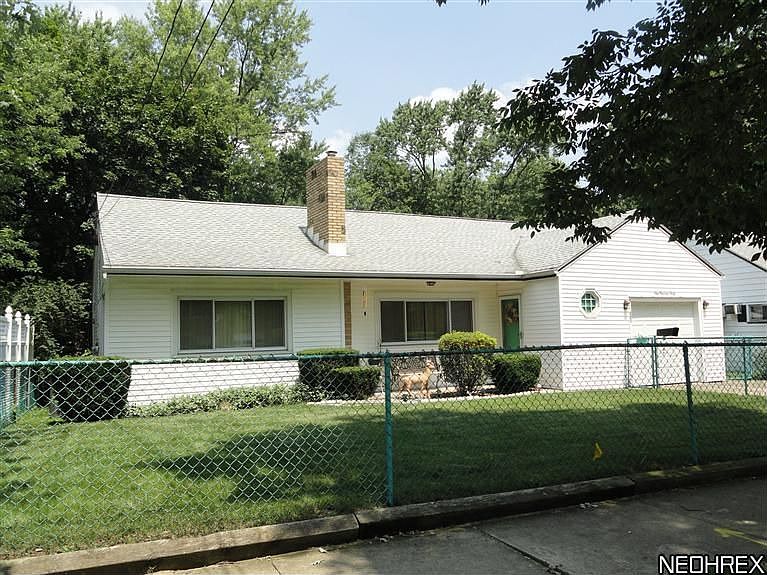 1st image of 140 Edgehill Dr