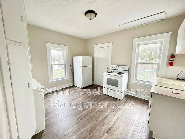 1728-1730 E 30th St #1730 — Photo 4