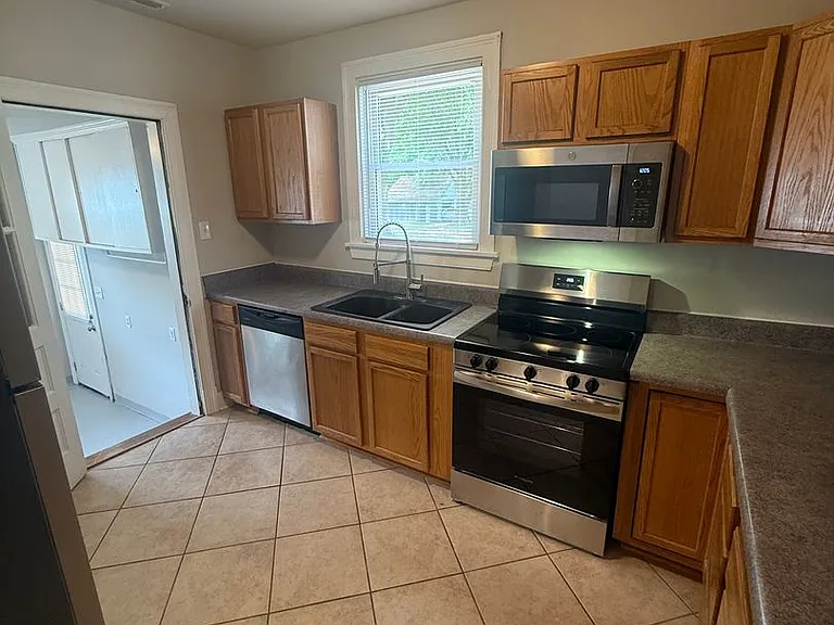 1840 Powell Rd — Photo 27