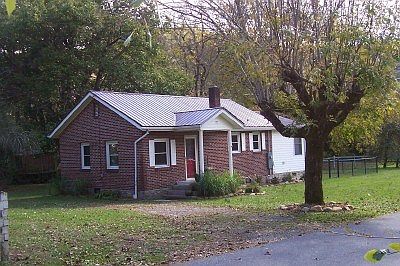 1st image of 27 Bartlett St