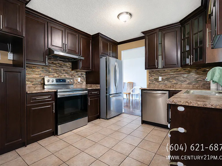 2114 Bakerview St #UPPER — Photo 5