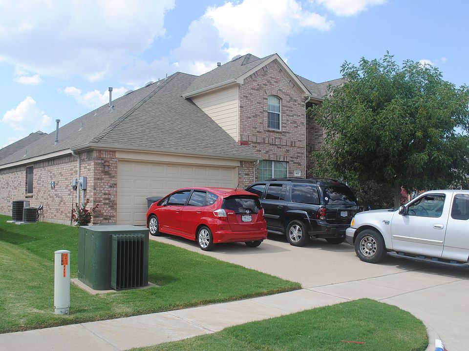 2nd image of 413 Dover Park Trl