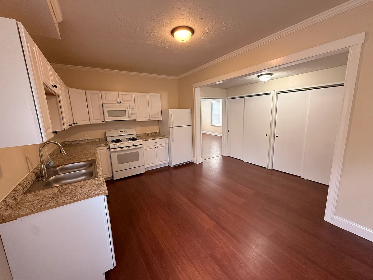 Building Photo - 465 N Belmont St #2