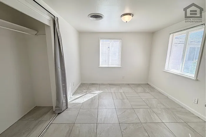 308 E Vogel Ave #3 — Photo 21