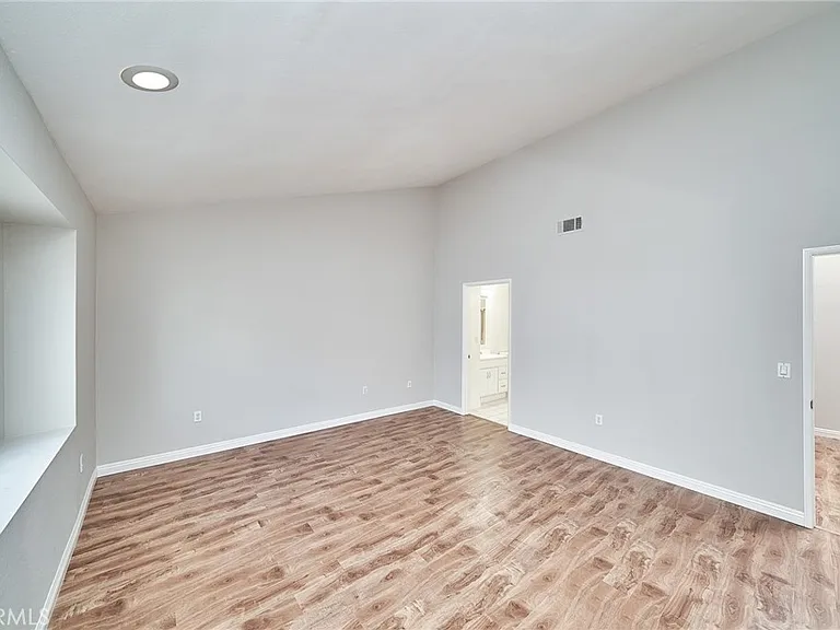 21901 Moneta Ave #10 — Photo 21