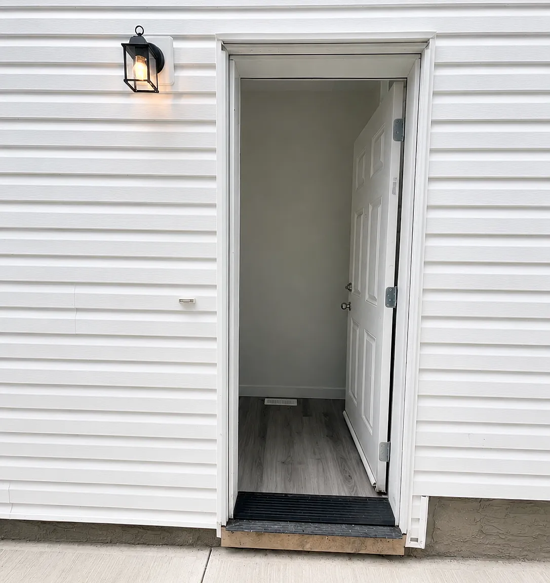 Bright 1 Bed, 1 Bath Legal Basement Suite | All Utilities Included River's Edge, Edmonton — Photo 3