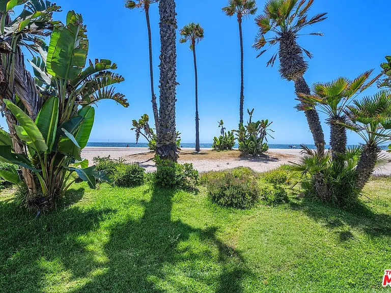 7301 Vista Del Mar Ave #B113 — Photo 8