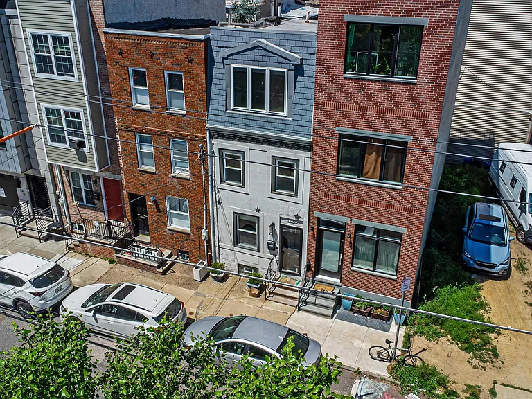 1705 Montrose St — Photo 31