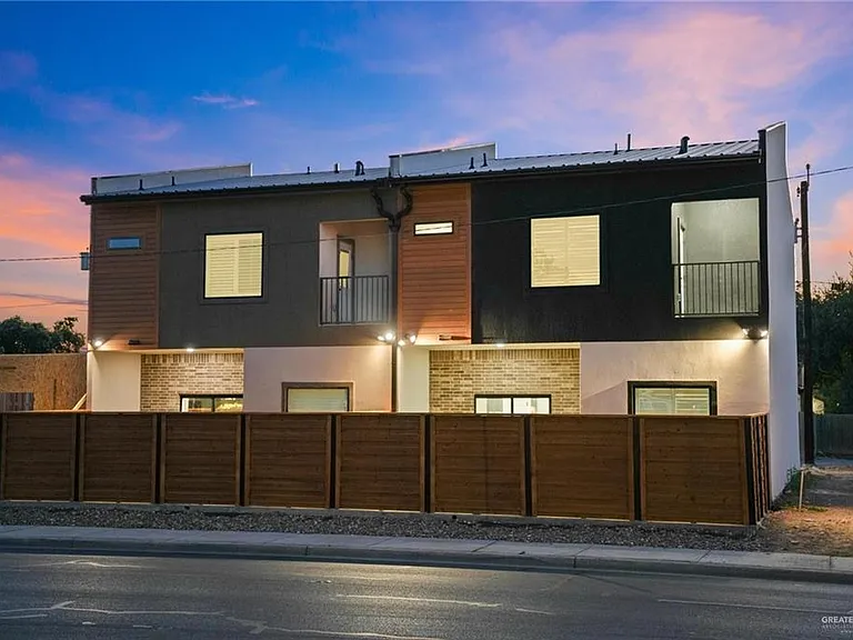818 S Bicentennial Blvd — Photo 1