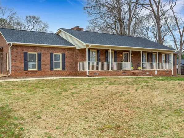 211 Bernice Dr, Roebuck, SC 29376