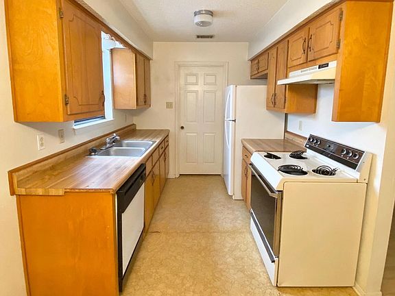 4th image of 2127 Hidden Hill Dr