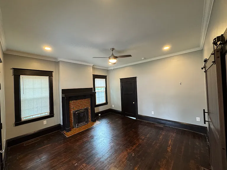 2112 S Main St #1 — Photo 3