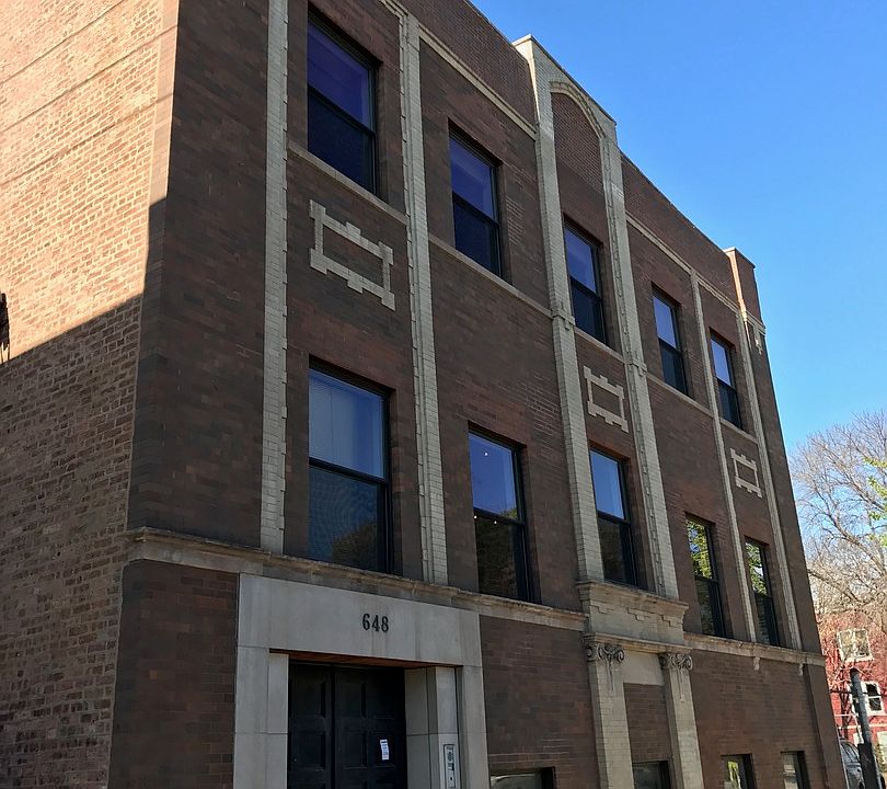 1st image of 648 N Damen Ave #1
