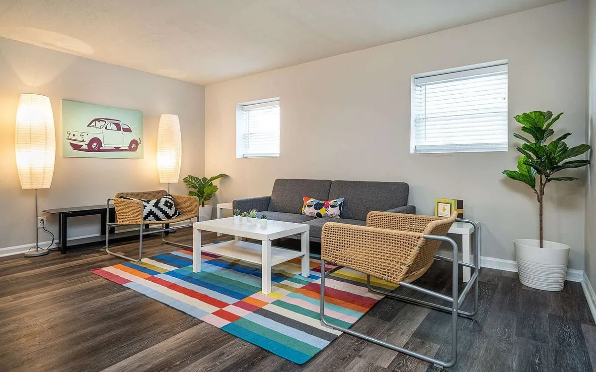 Building Photo - Viceroy Apartments