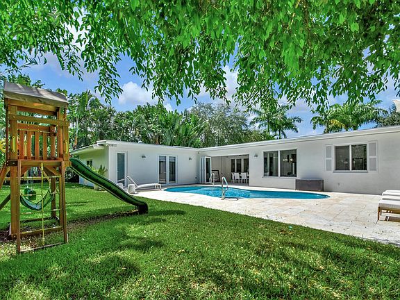 4th image of 1119 NW 6th Ave