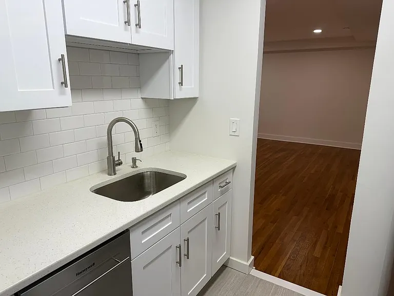 604 Chestnut St #C — Photo 5
