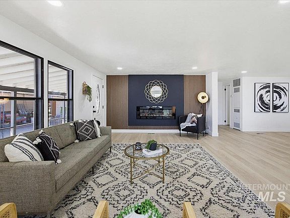 3rd image of 2737 N Carissa Ln