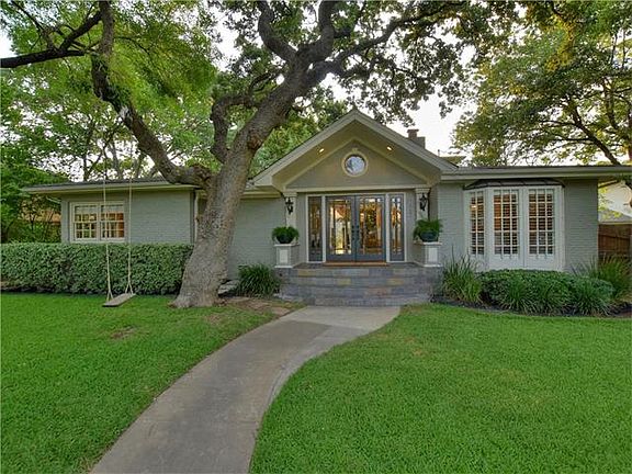 3rd image of 2416 Vista Ln