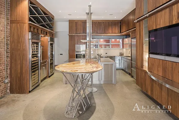 Sold by Isaacs Ganz Real Estate | media 27