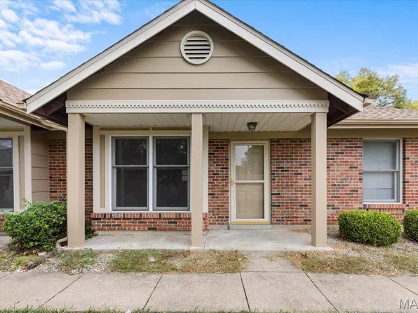 12230 Tarpon Dr, Florissant, MO 63033
