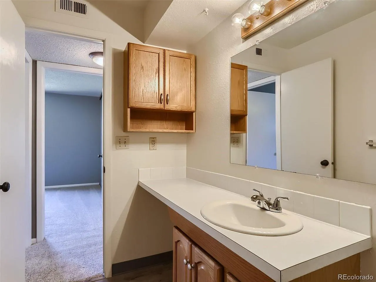 2 bed, 1200 sqft, $1,800 — Photo 4
