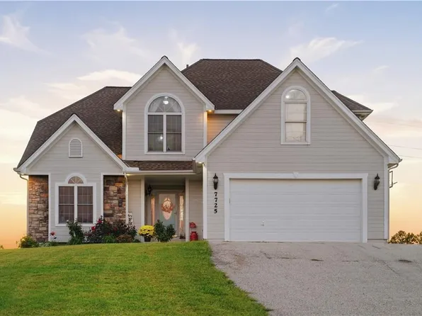 7725 Huckleberry Rd, Odessa, MO 64076