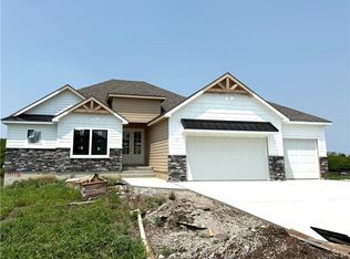 3116 SW Summit View Trl, Lees Summit, MO 64082