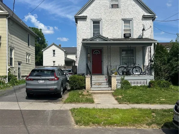 32 Chestnut St, Auburn, NY 13021