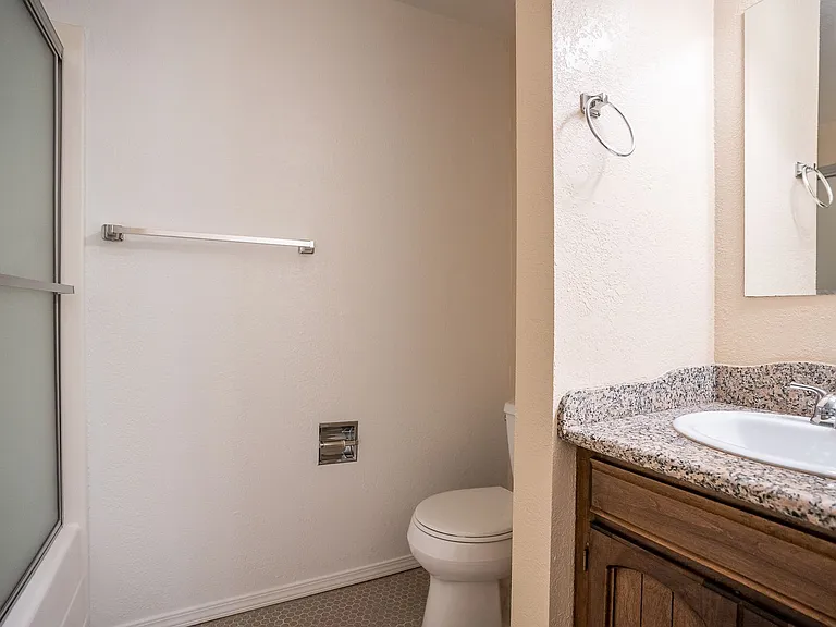 340 Denver St NE — Photo 24