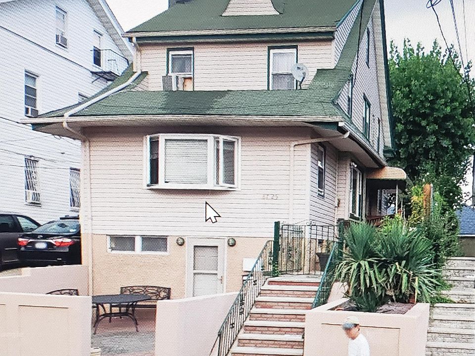 1st image of 8725 167th St