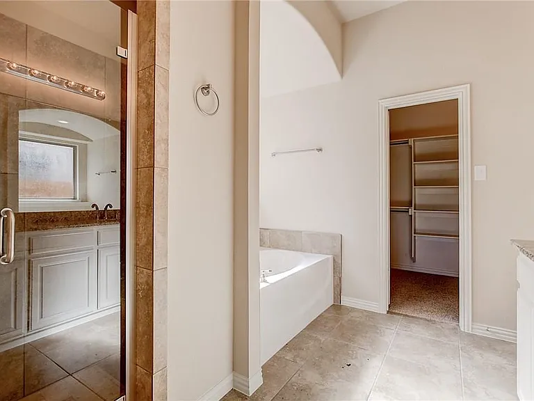 2100 McCallister Dr — Photo 16