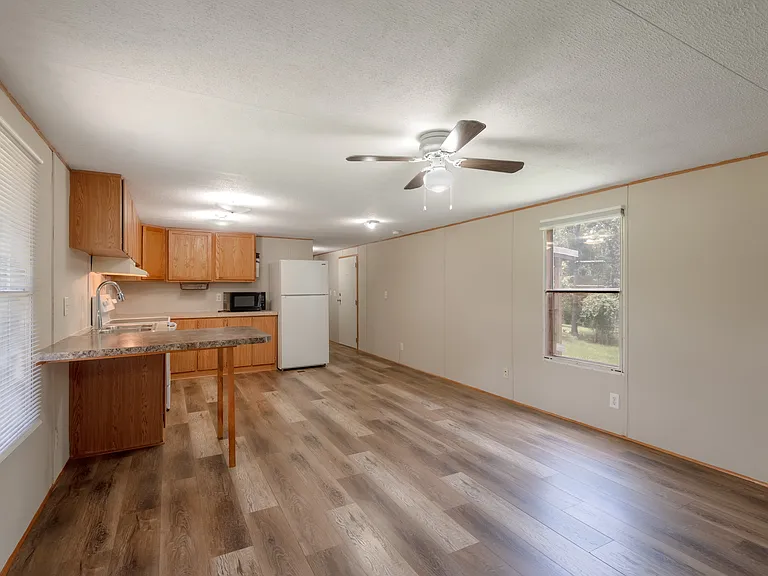 37 Riverside Ln #C — Photo 7
