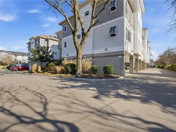 7922 Shore Dr APT 313, Norfolk, VA 23518