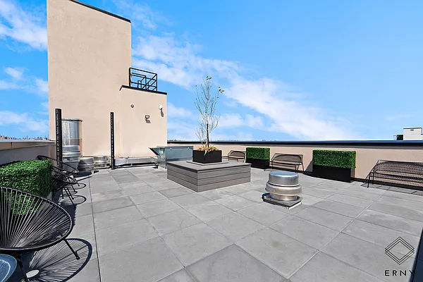 Rented by ERNY LLC | media 23