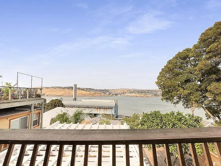 568 Alhambra St — Photo 14
