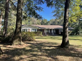 120 Springs Loop, Laurel Hill, FL 32567